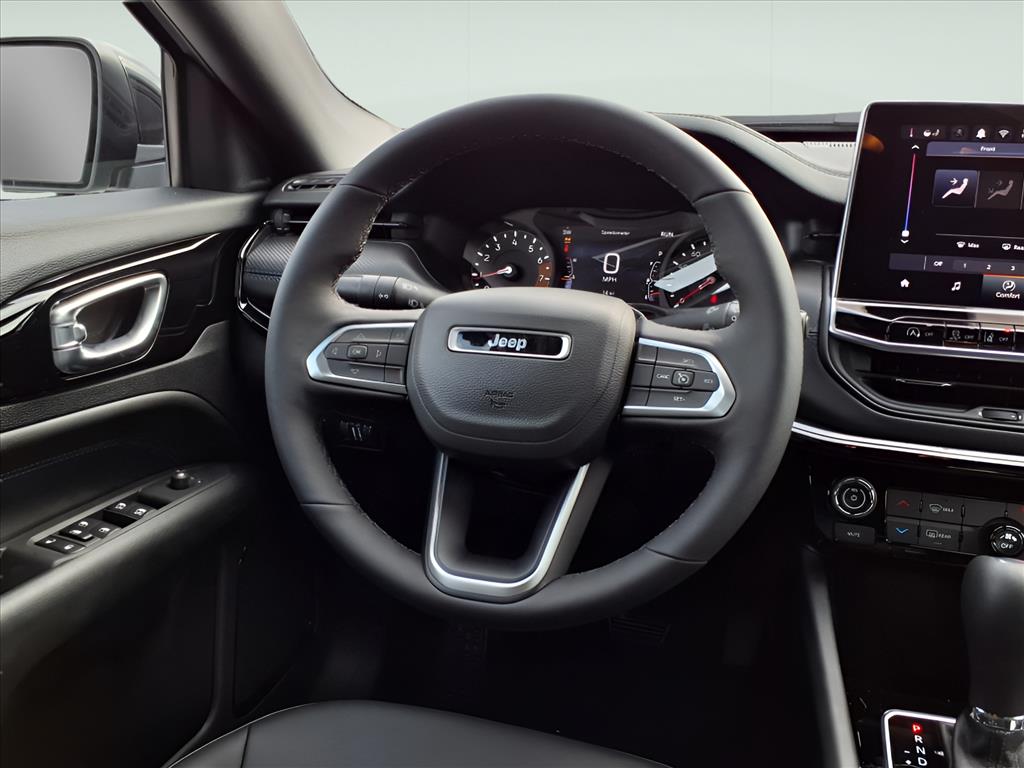 2025 Jeep Compass Latitude photo 5