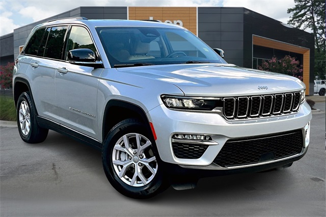 2022 Jeep Grand Cherokee Limited photo 3