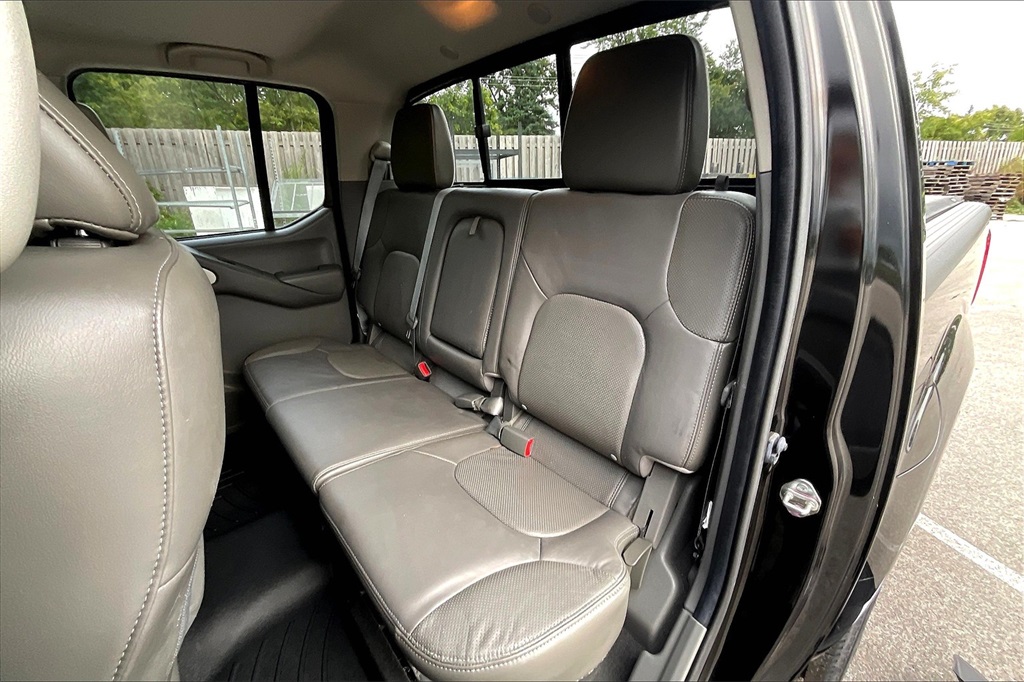 2019 Nissan Frontier SL photo 24
