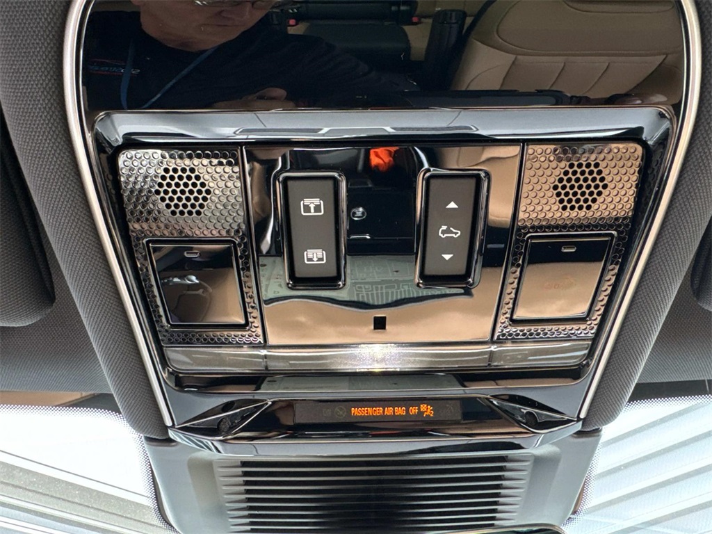 2025 Land Rover Range Rover Sport SE photo 21