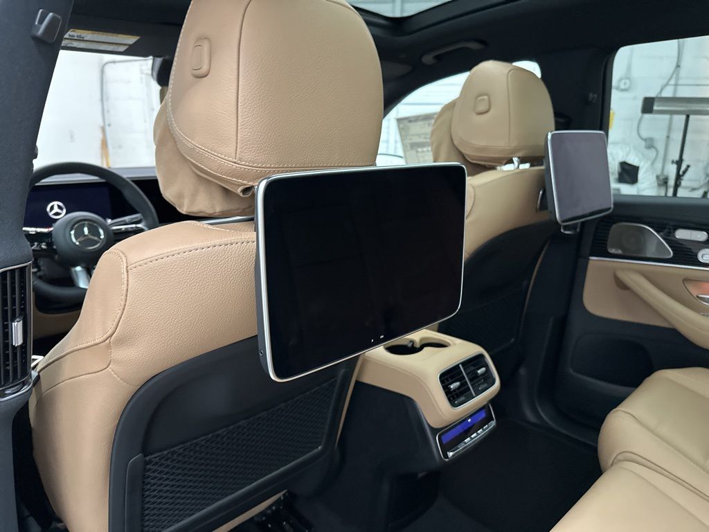 2026 Mercedes Benz GLS 580 4MATIC photo 21