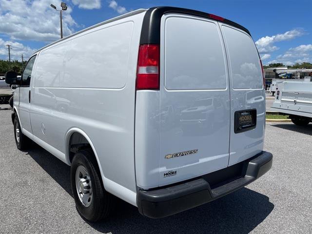 2025 Chevrolet Express Cargo 2500 photo 3