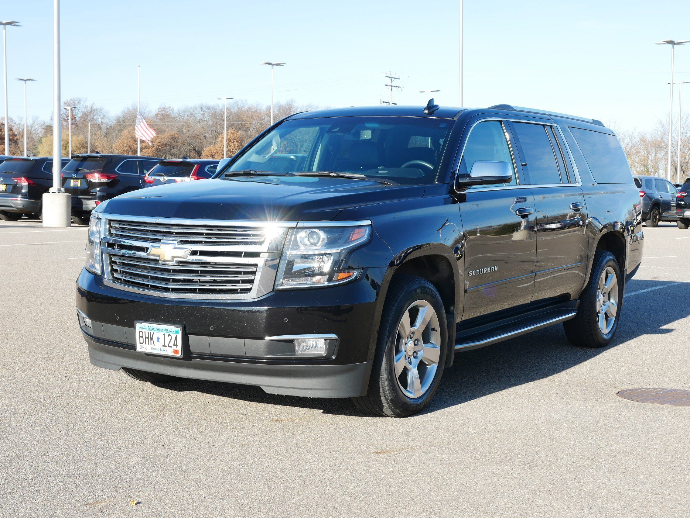 Used 2019 Chevrolet Suburban Premier with VIN 1GNSKJKCXKR296828 for sale in Waite Park, Minnesota