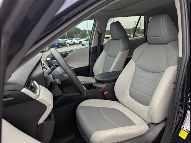 2023 Toyota RAV4 XLE Premium photo 3