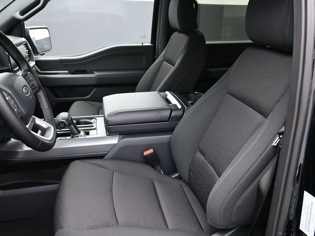2025 Ford F-150 XLT photo 10