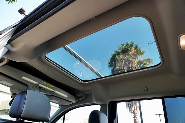2018 Ford Transit Connect Titanium photo 17