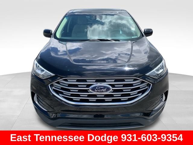 2022 Ford Edge SEL photo 2