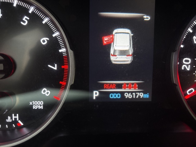 2021 Toyota RAV4 LE photo 3