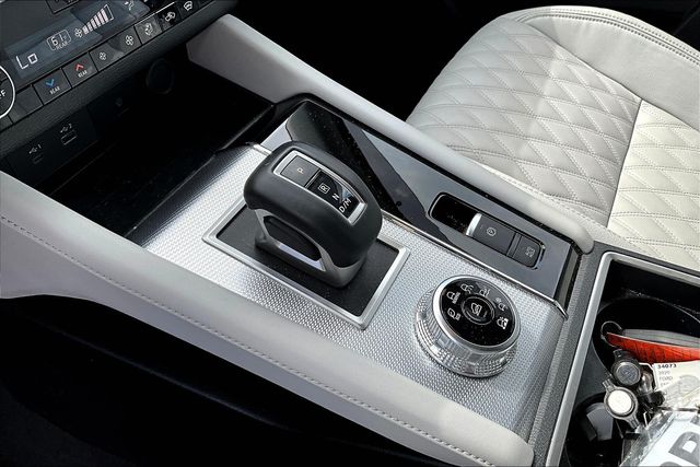 2024 Mitsubishi Outlander SEL photo 12