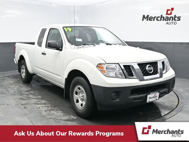 2019 Nissan Frontier S's photo