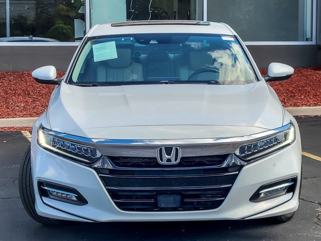 2019 Honda Accord Hybrid Touring photo 3