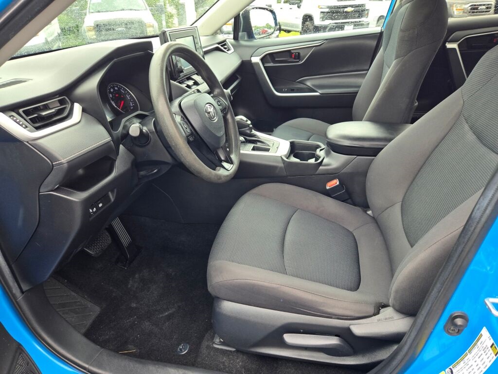 2021 Toyota RAV4 LE photo 15