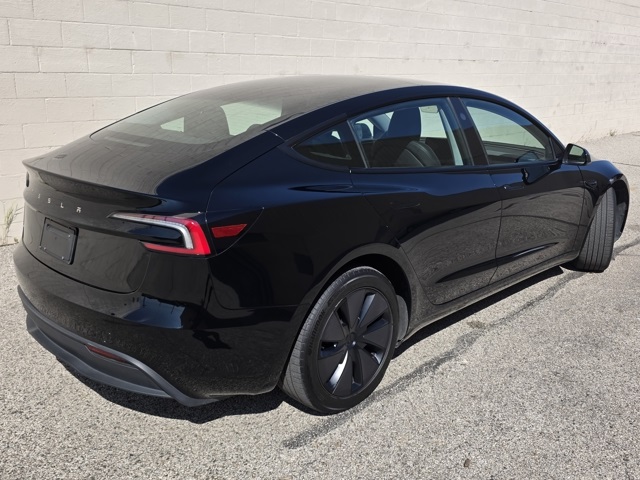 2024 Tesla Model 3 photo 5