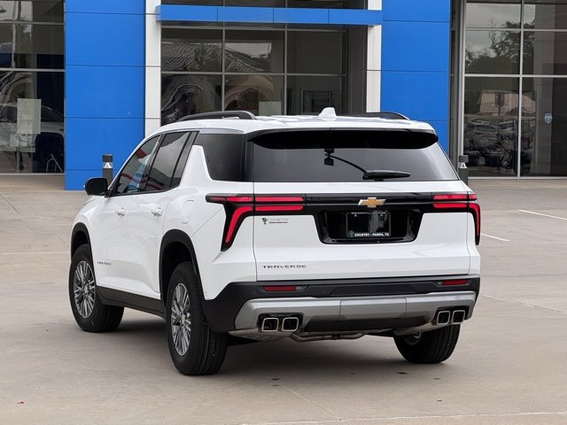 2026 Chevrolet Traverse photo 2
