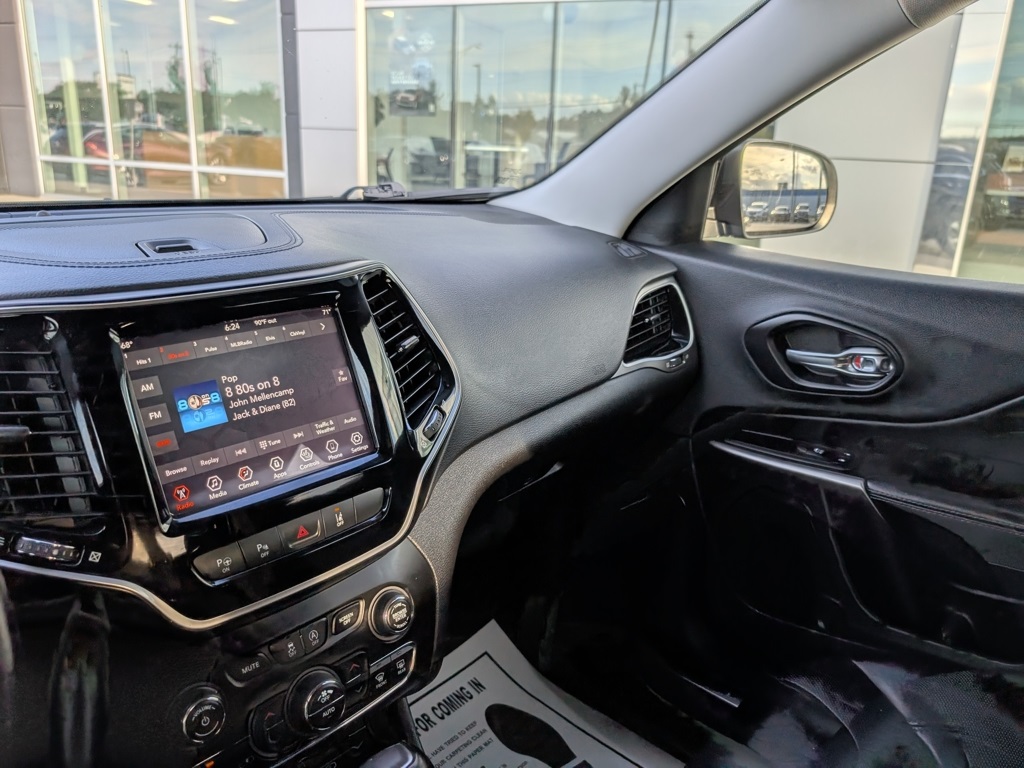2019 Jeep Cherokee Limited photo 28