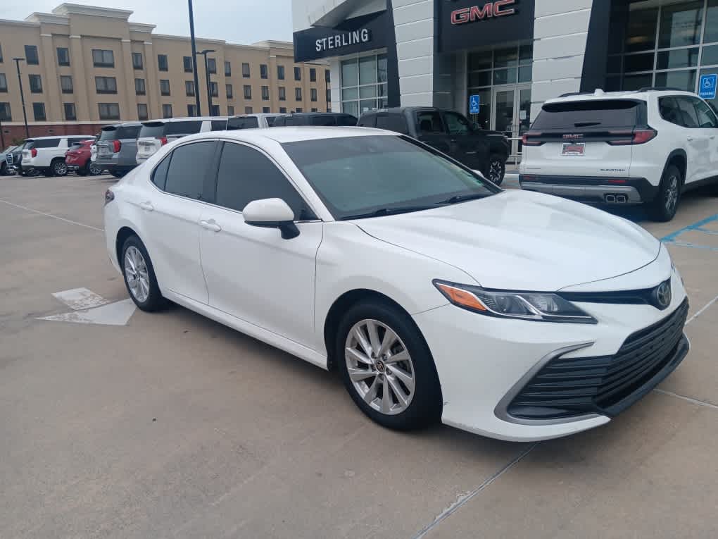 2023 Toyota Camry LE photo 4