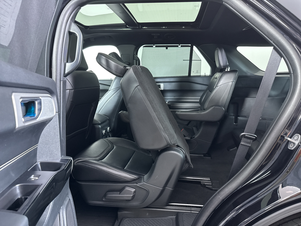 2023 Ford Explorer ST photo 22