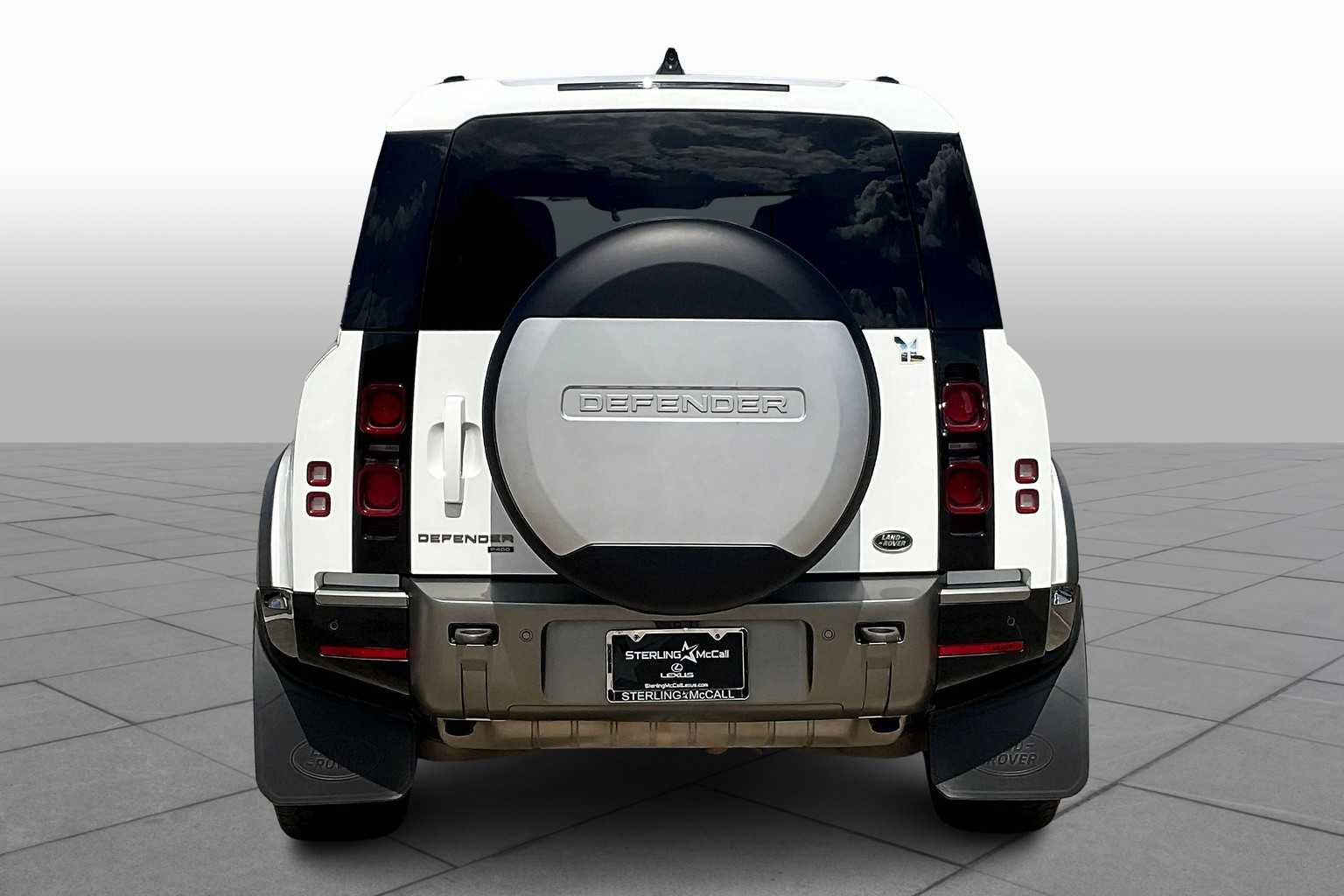 2022 Land Rover Defender X-Dynamic SE photo 4