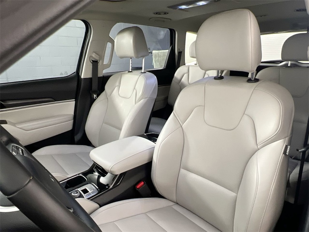 2025 Kia Telluride S photo 12