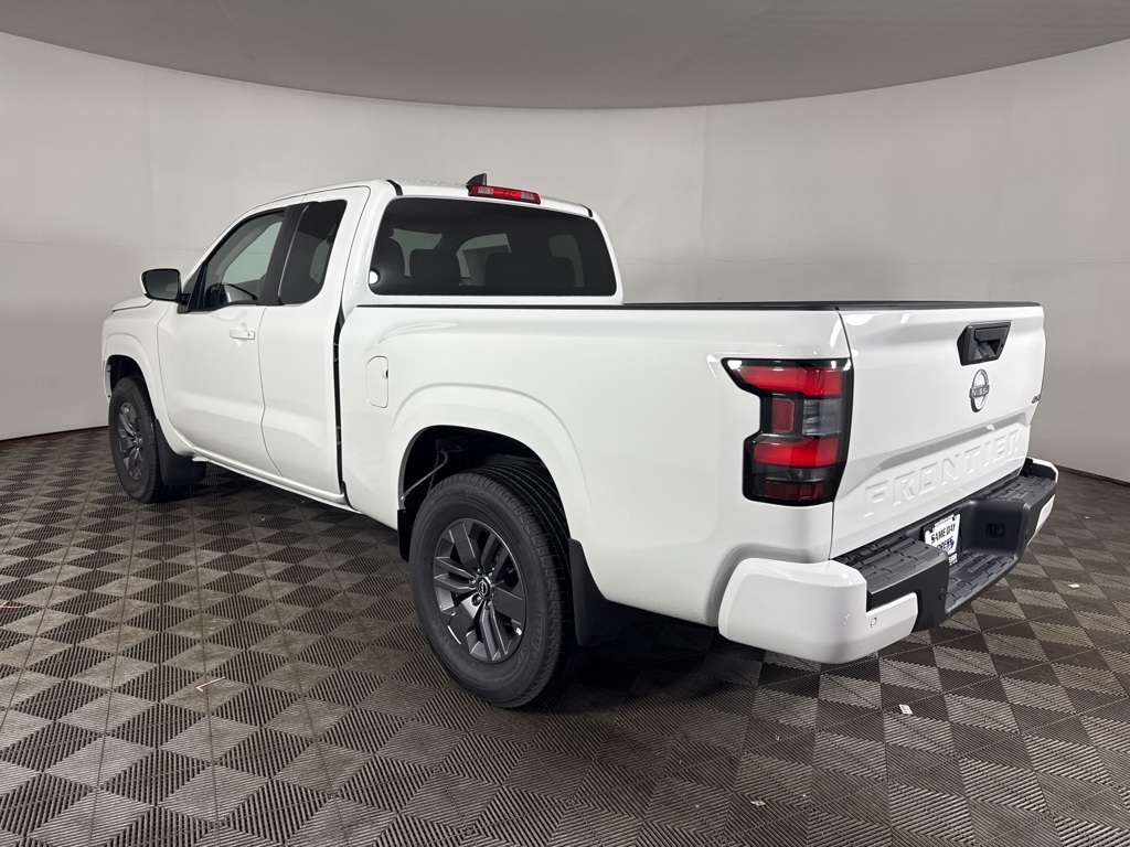 2025 Nissan Frontier SV photo 4
