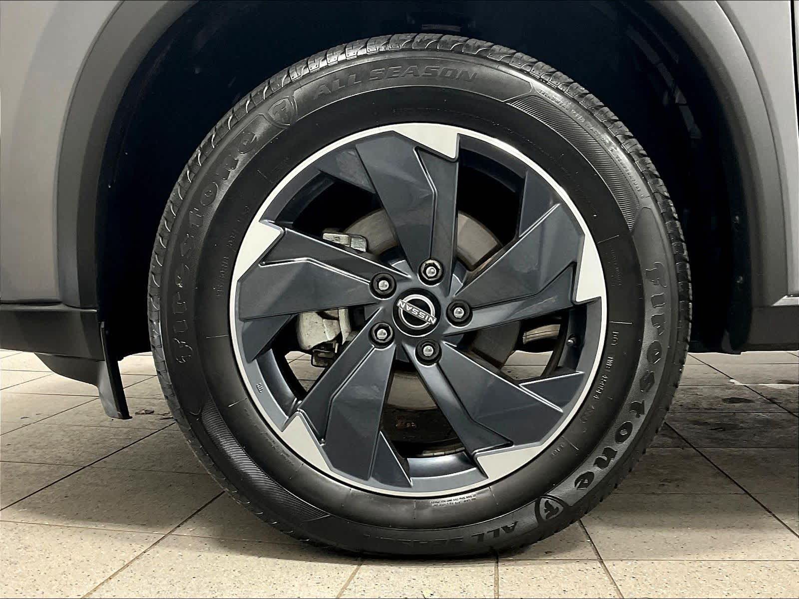 2024 Nissan Rogue AWD SV photo 4