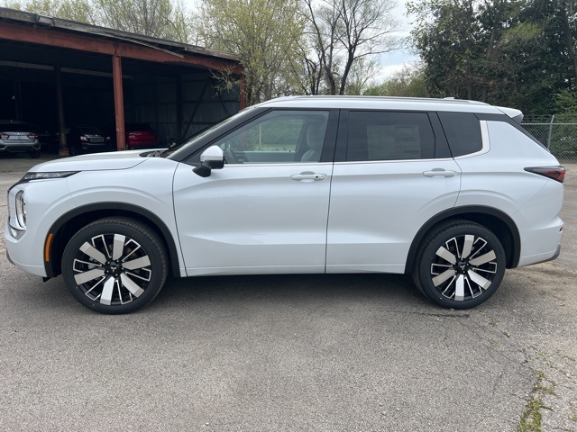 2025 Mitsubishi Outlander SEL photo 4