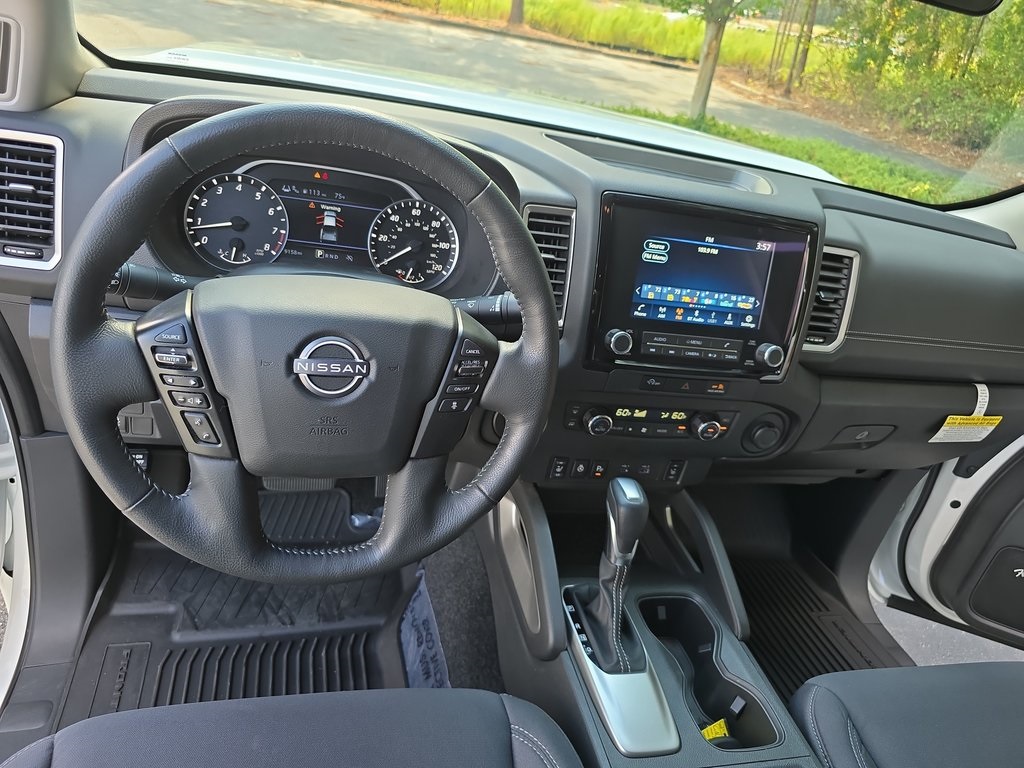 2024 Nissan Frontier SV photo 15
