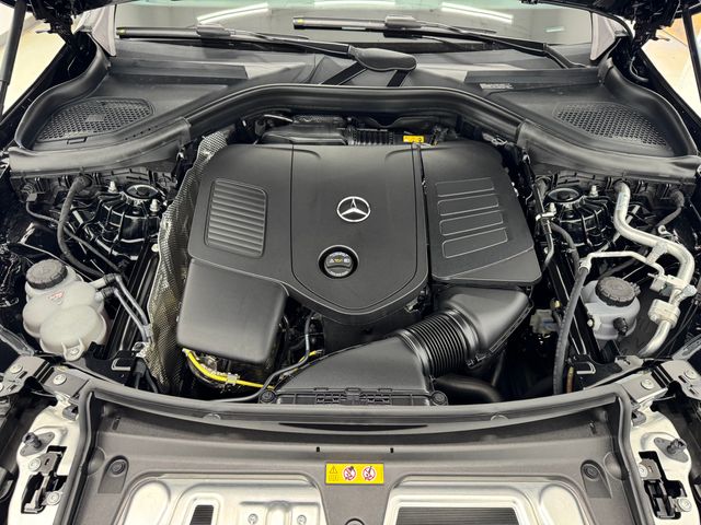 2026 Mercedes Benz GLC 300 photo 10