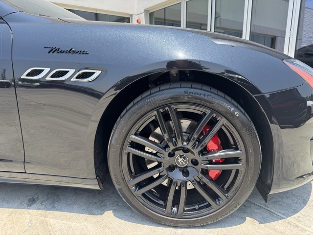 2022 Maserati Quattroporte Modena photo 3