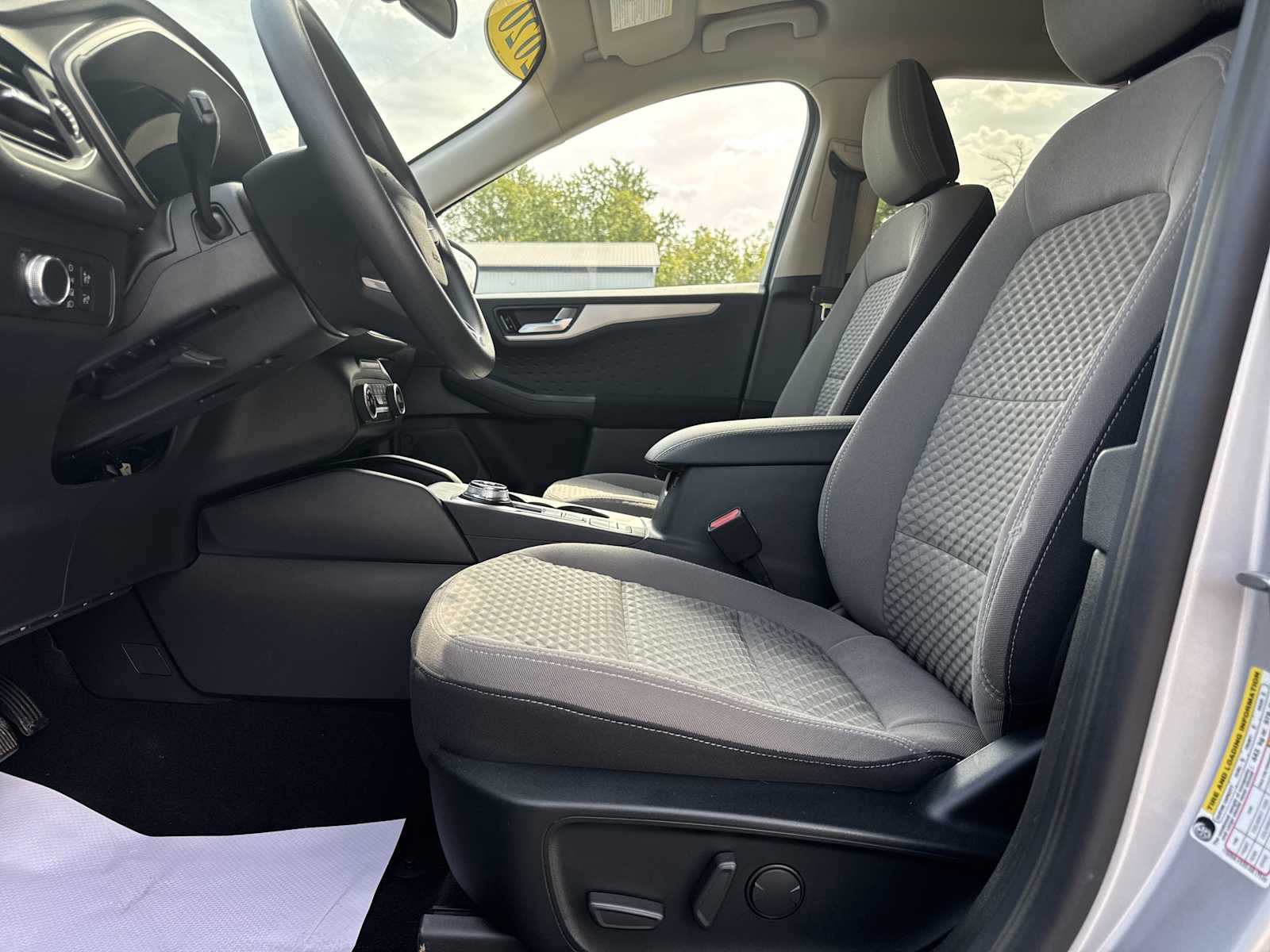 2020 Ford Escape SE photo 15