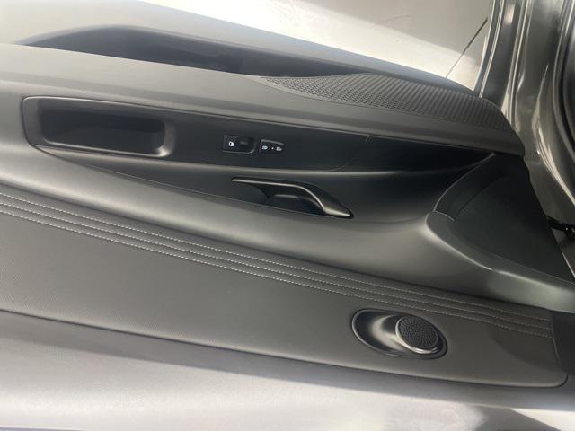 2025 Hyundai Elantra SEL Sport photo 18