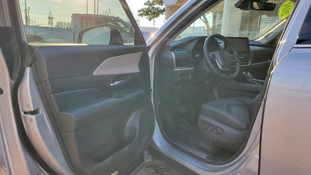 2024 Toyota Grand Highlander Limited photo 11