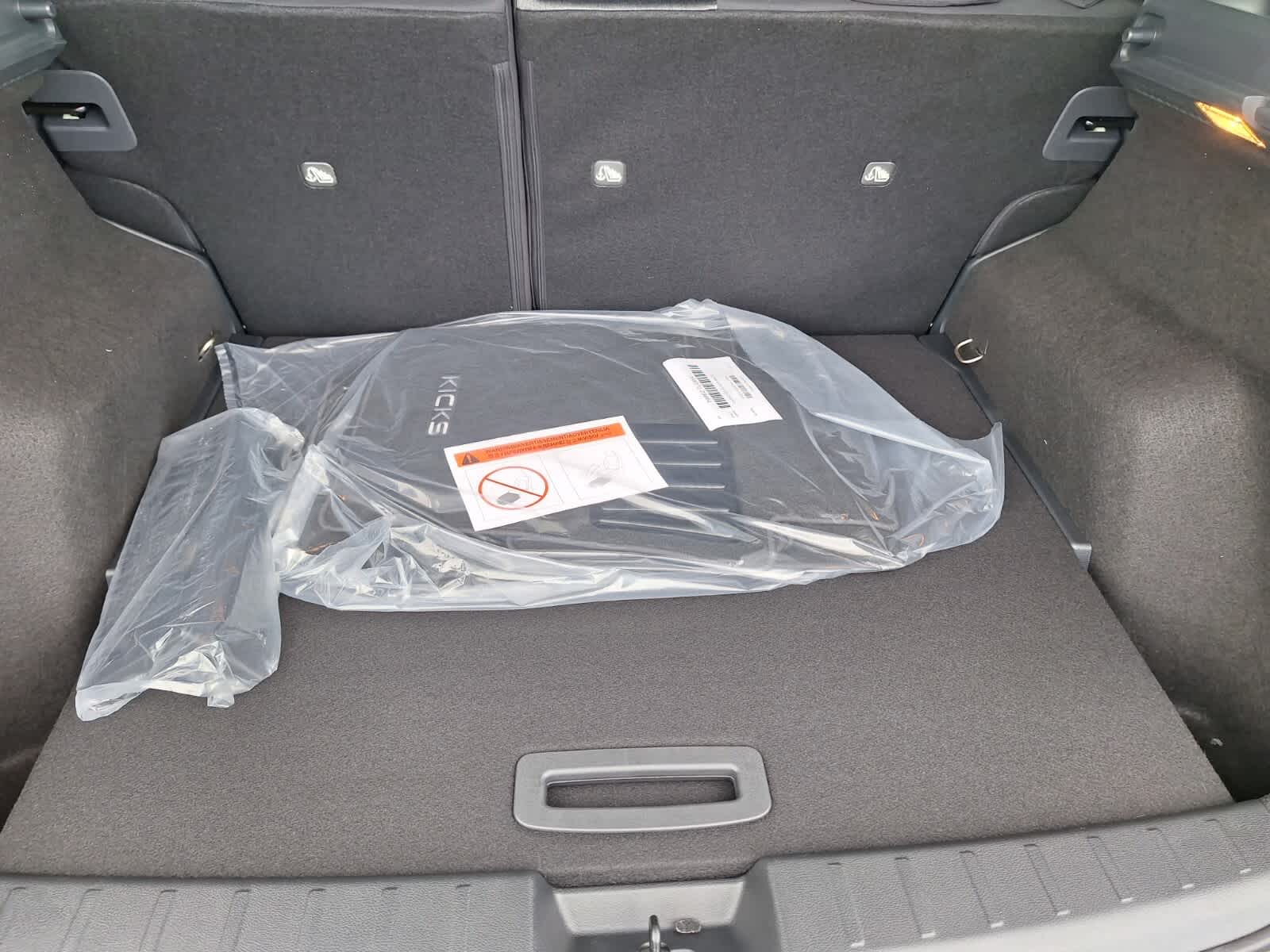2026 Nissan Kicks SV photo 23
