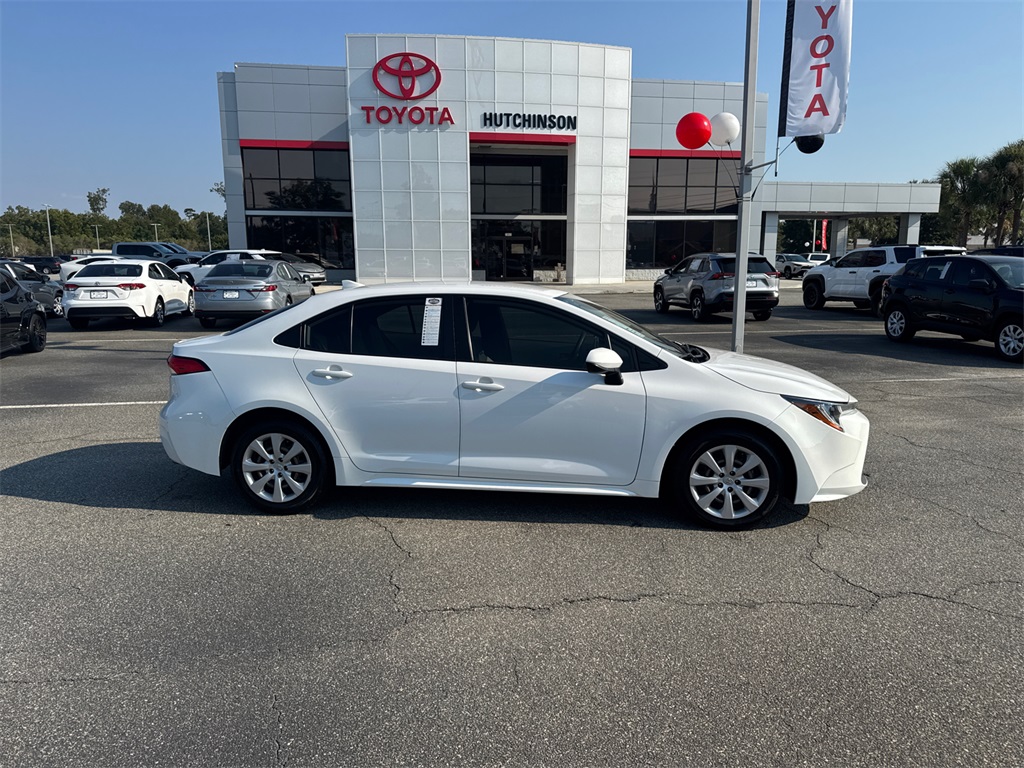 2021 Toyota Corolla LE photo 2