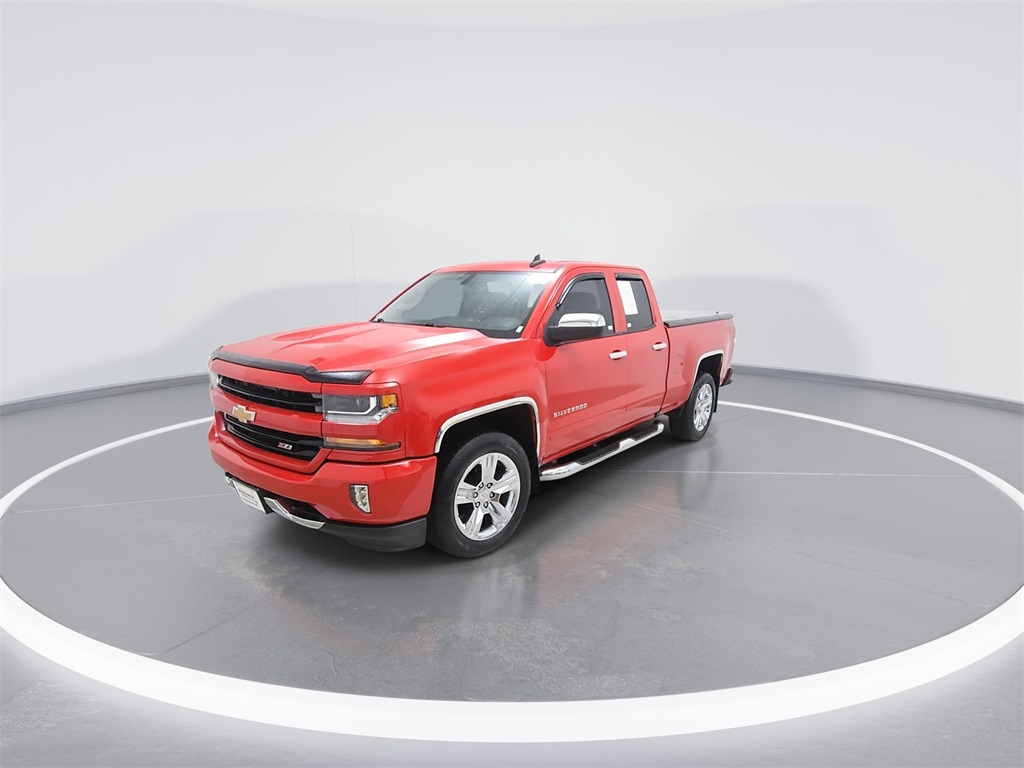 2017 Chevrolet Silverado 1500 LT photo 4