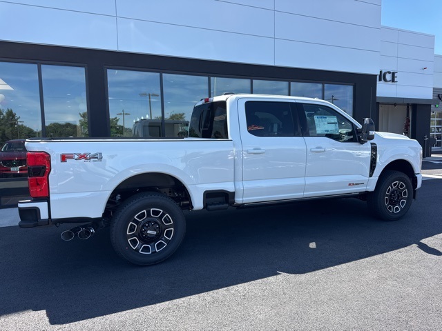 2025 Ford F-350 Platinum photo 2