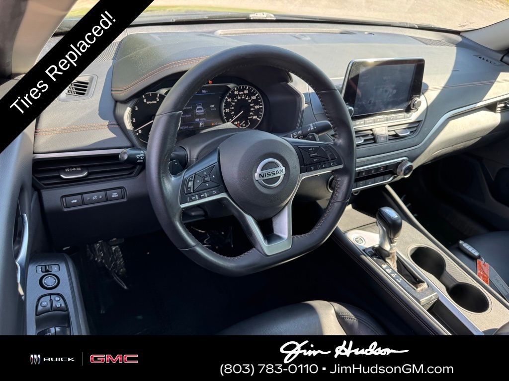 2022 Nissan Altima 2.5 SR photo 2