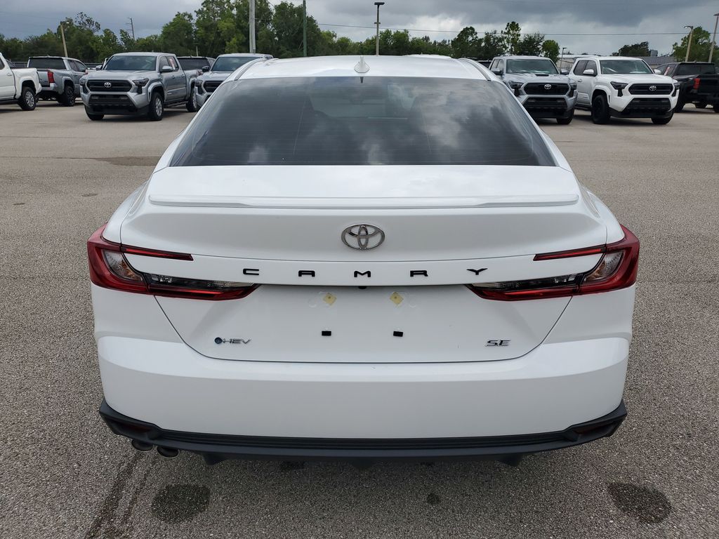 2025 Toyota Camry SE photo 4