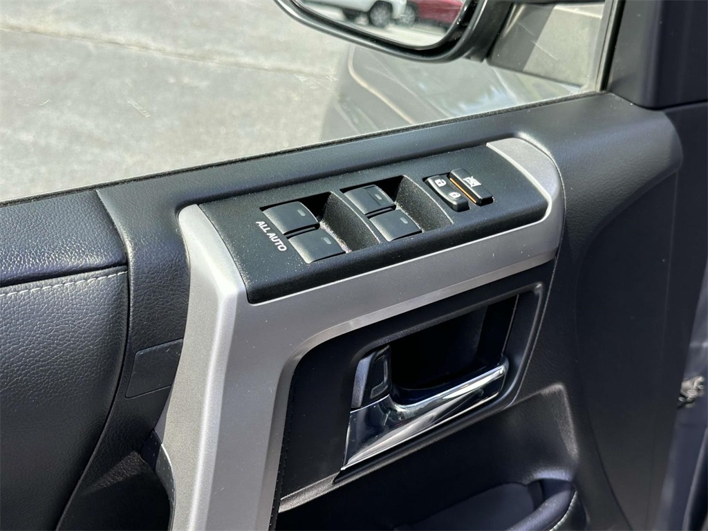 2024 Toyota 4Runner Limited photo 5