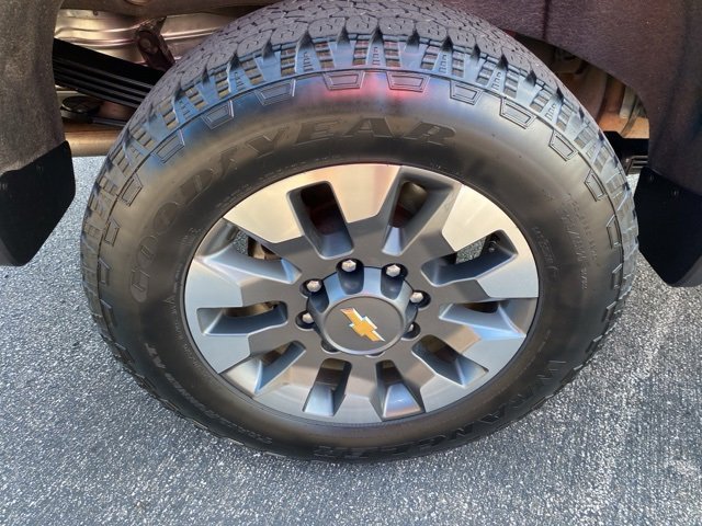 2024 Chevrolet Silverado 2500HD Custom photo 32