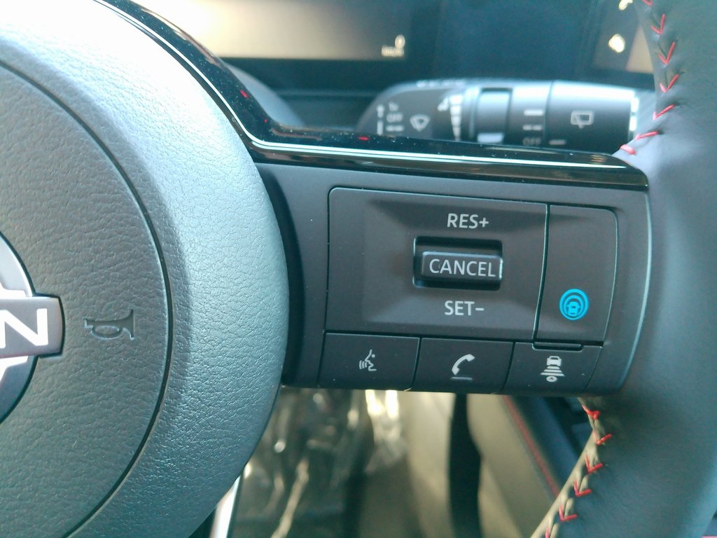 2025 Nissan Kicks SR photo 32