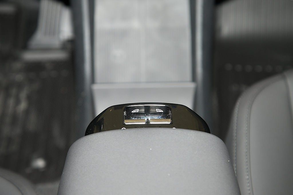 2026 VOLVO EX30 - Image 19