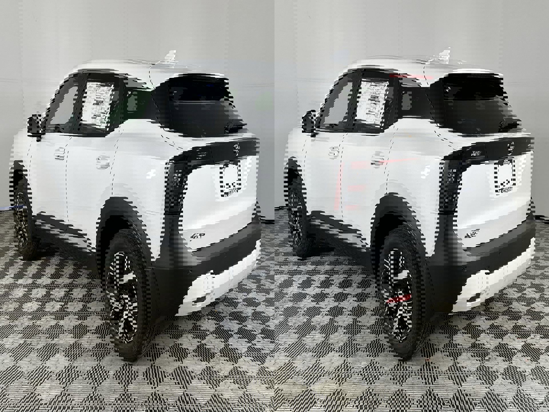 2025 Nissan Kicks SV photo 2