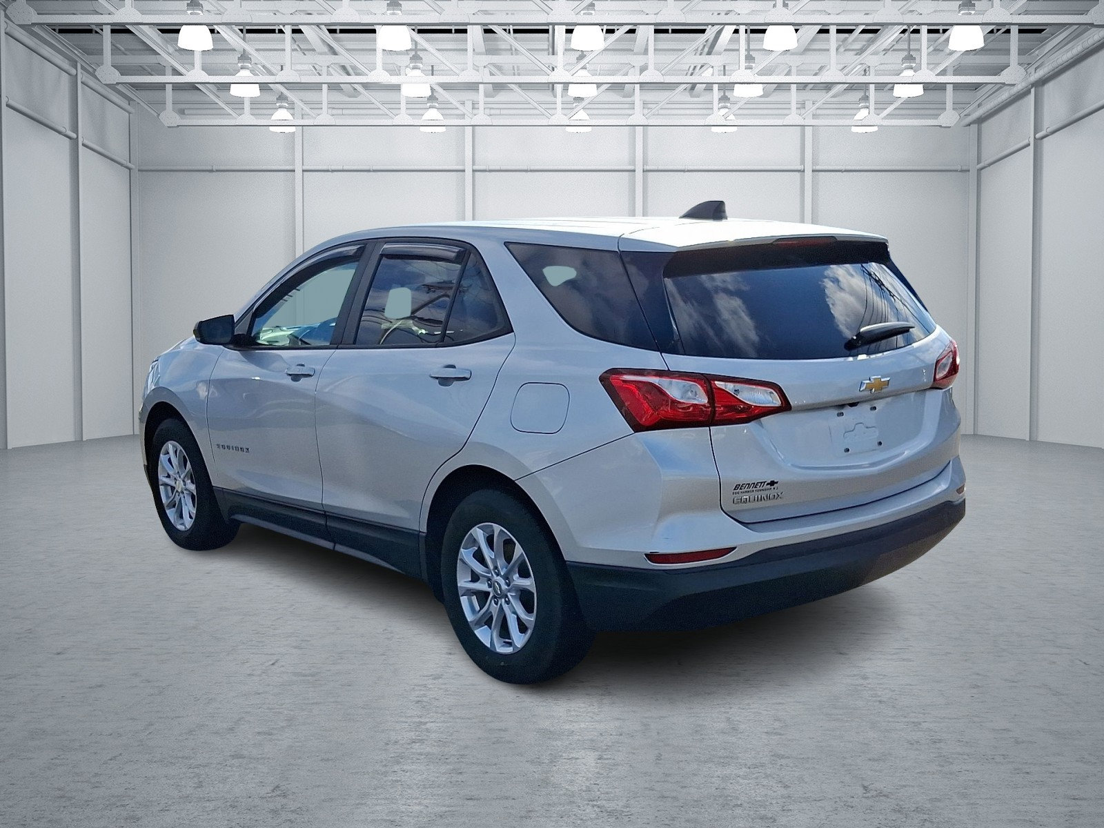 2020 Chevrolet Equinox LS photo 3