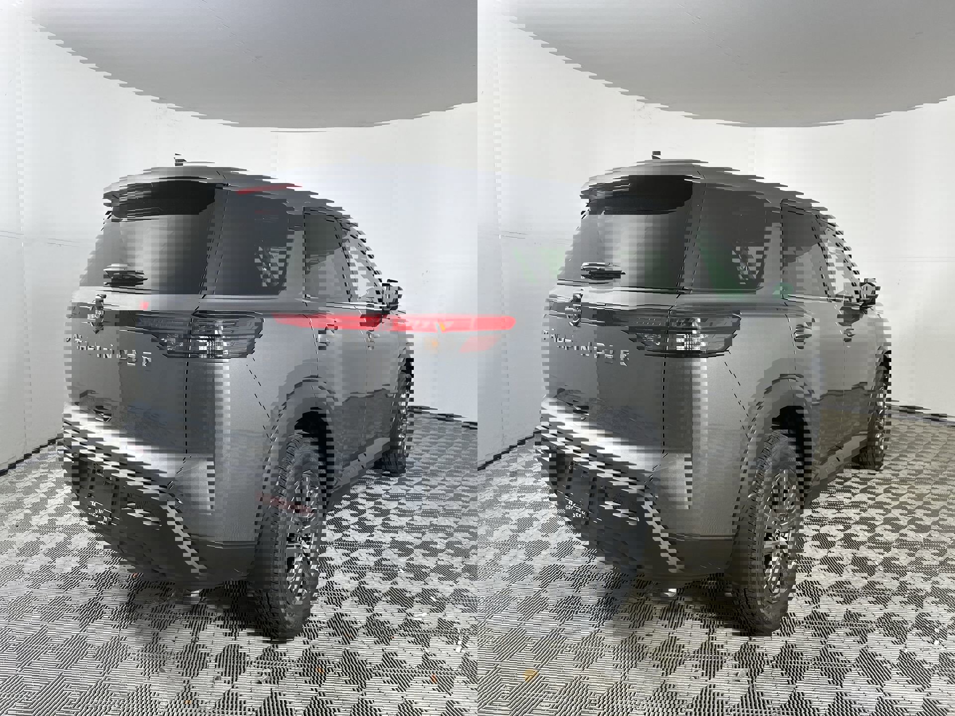 2025 Nissan Pathfinder S photo 7