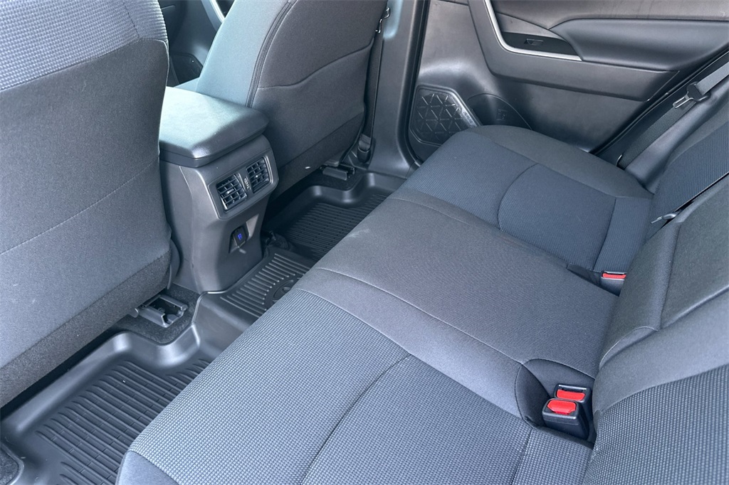 2025 Toyota RAV4 LE photo 12