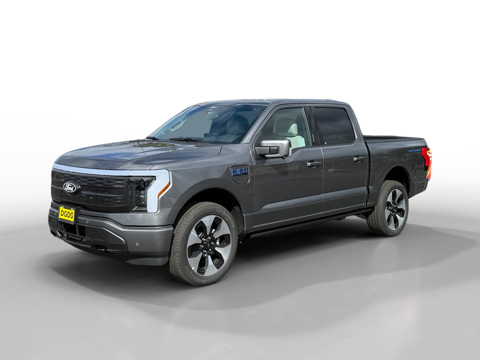 2025 Ford F-150 Lightning Platinum's photo