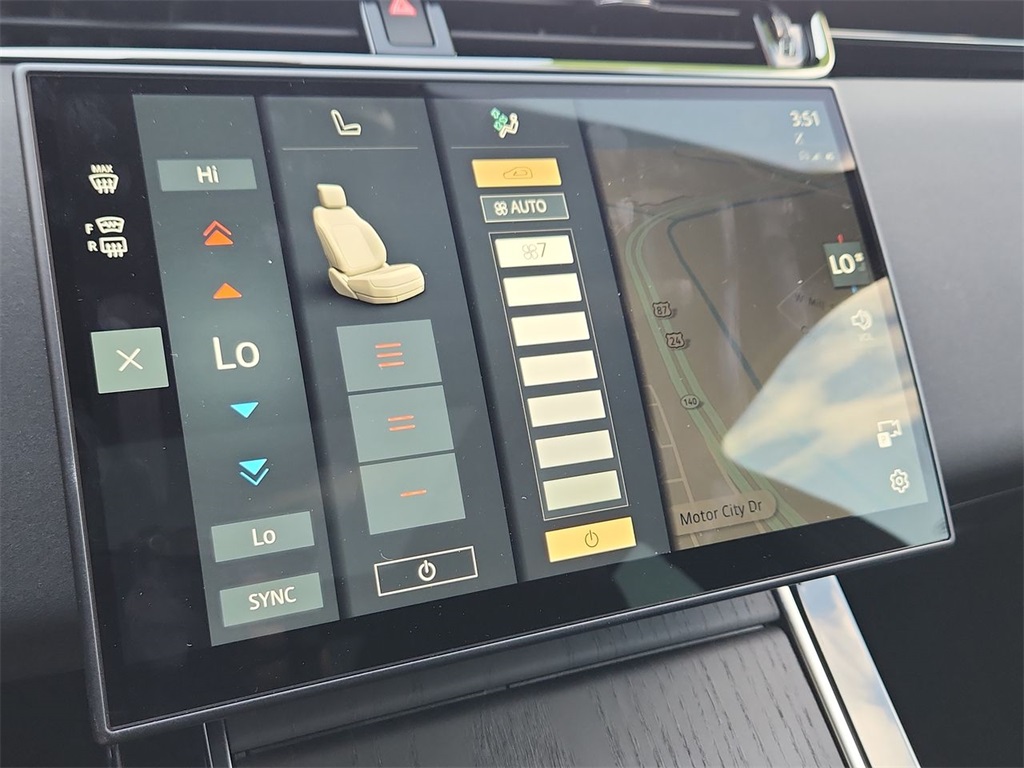 2025 Land Rover Range Rover Evoque photo 17
