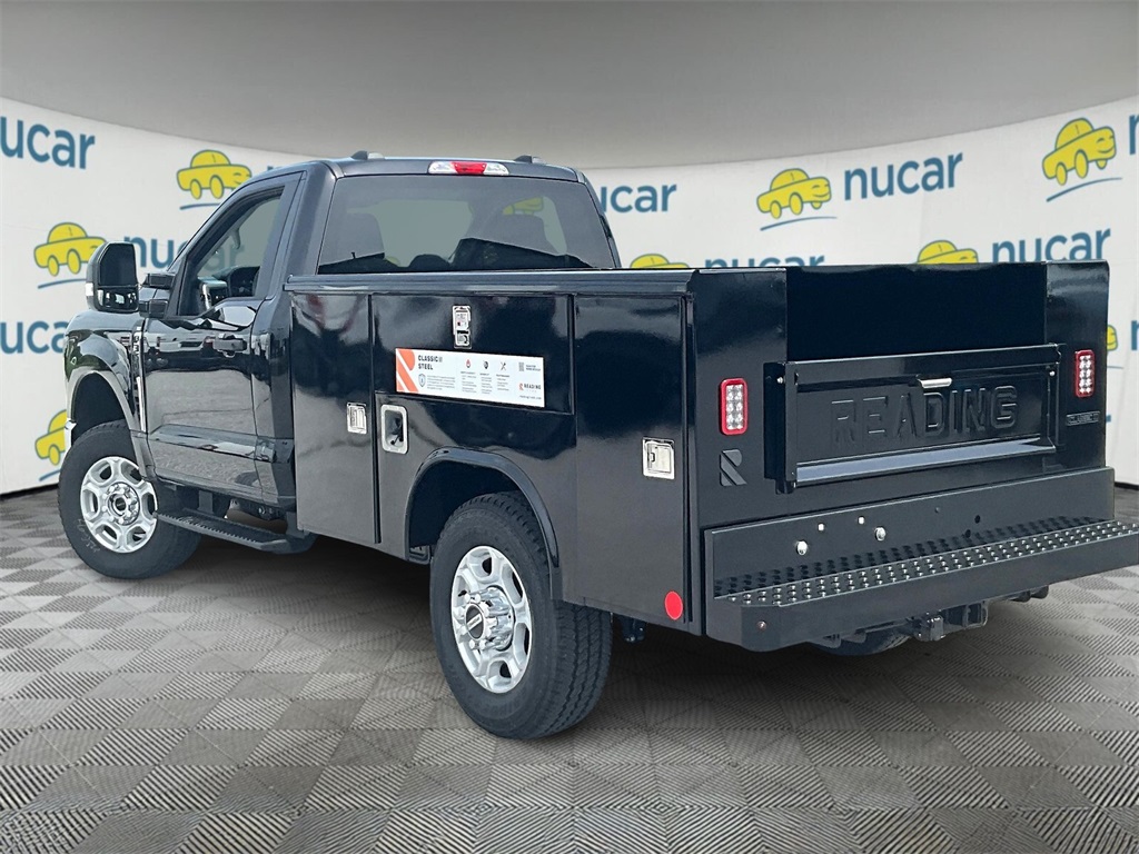 2025 Ford F-350 photo 4