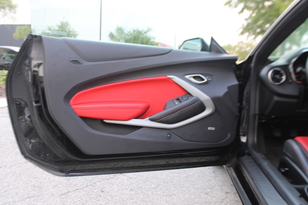 2023 Chevrolet Camaro 2LT photo 9